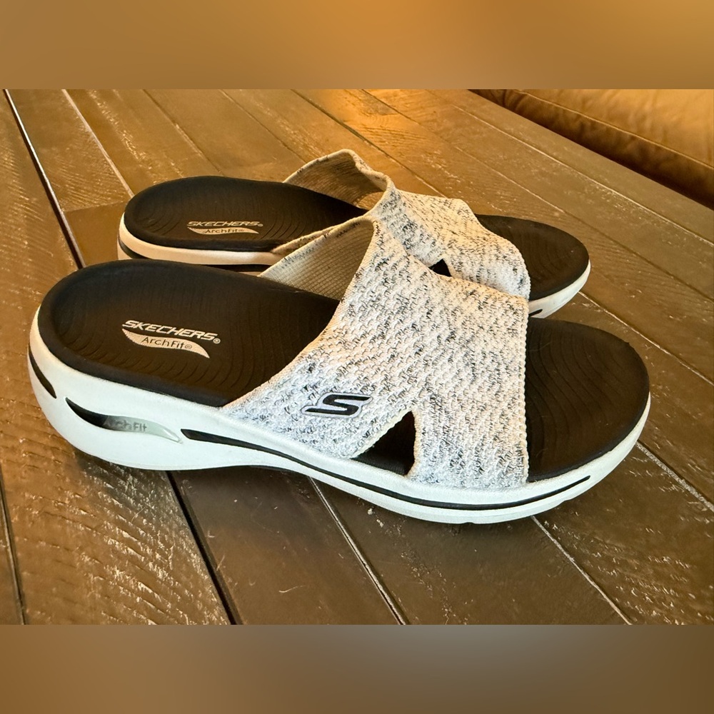 Skechers Women's White Arch Fit Sandals